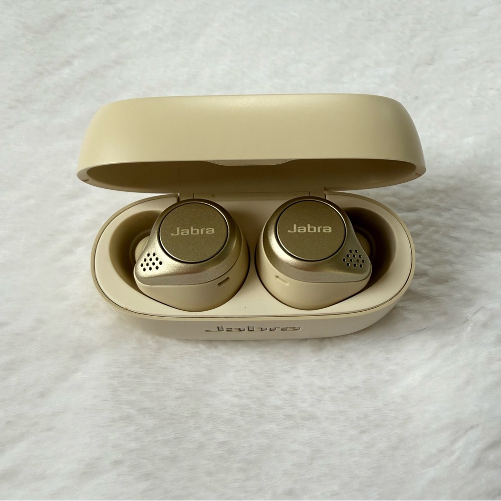 Jabra Elite 75t True Wireless Earbuds With Charging Case ANC Gold Beige - Picture 3 of 8